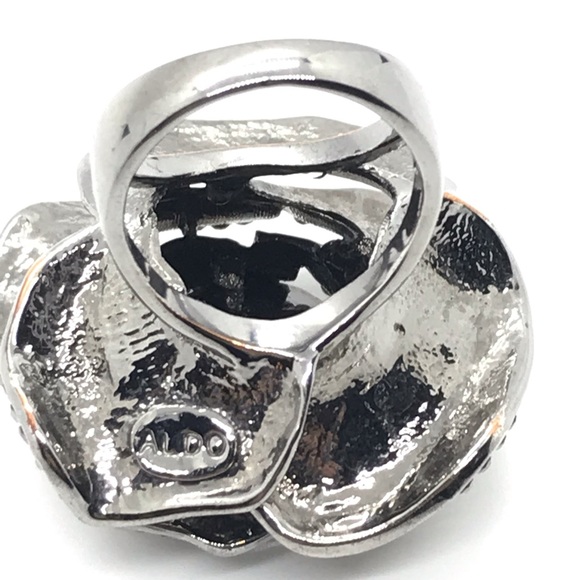 Floral ring - Picture 3 of 5